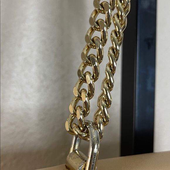 Micheal Korrs Jade Large Tri-Color Leather Crossbody Bag With Gold Tone Chain - Picture 3 of 15